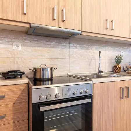 Elysium Villanova Near Airport *