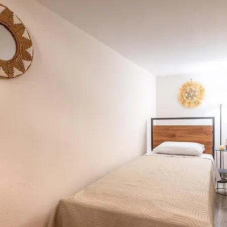 Elysium Villanova Near Airport Nyaraló *
